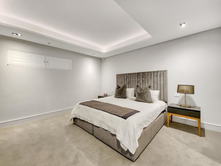 3 Bedroom Property for Sale in Sea Point Western Cape